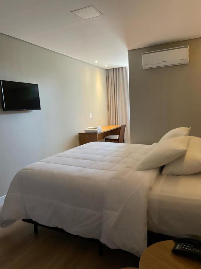 Ouro Cerrado Palace Hotel Патросиньо Екстериор снимка